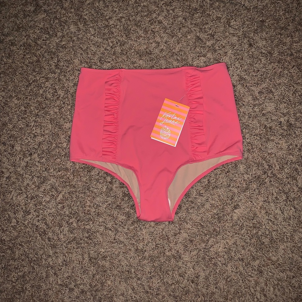 Kortni Jeane bottoms